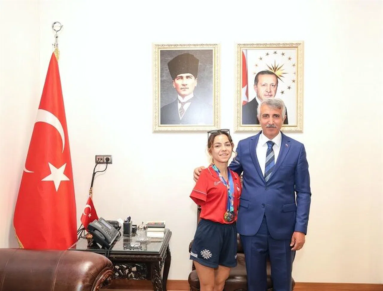 Şampiyon, Vali Ünlüer’i ziyaret etti