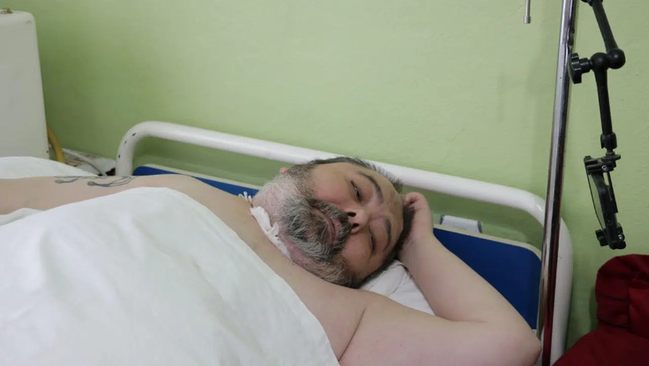 "Yatan Adam" olarak bilinen sosyal medya fenomeni kazadan 19 yıl sonra hayatını kaybetti