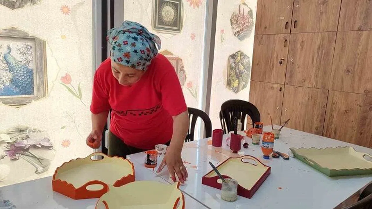 Ahşap boyama gelir kapısı oldu