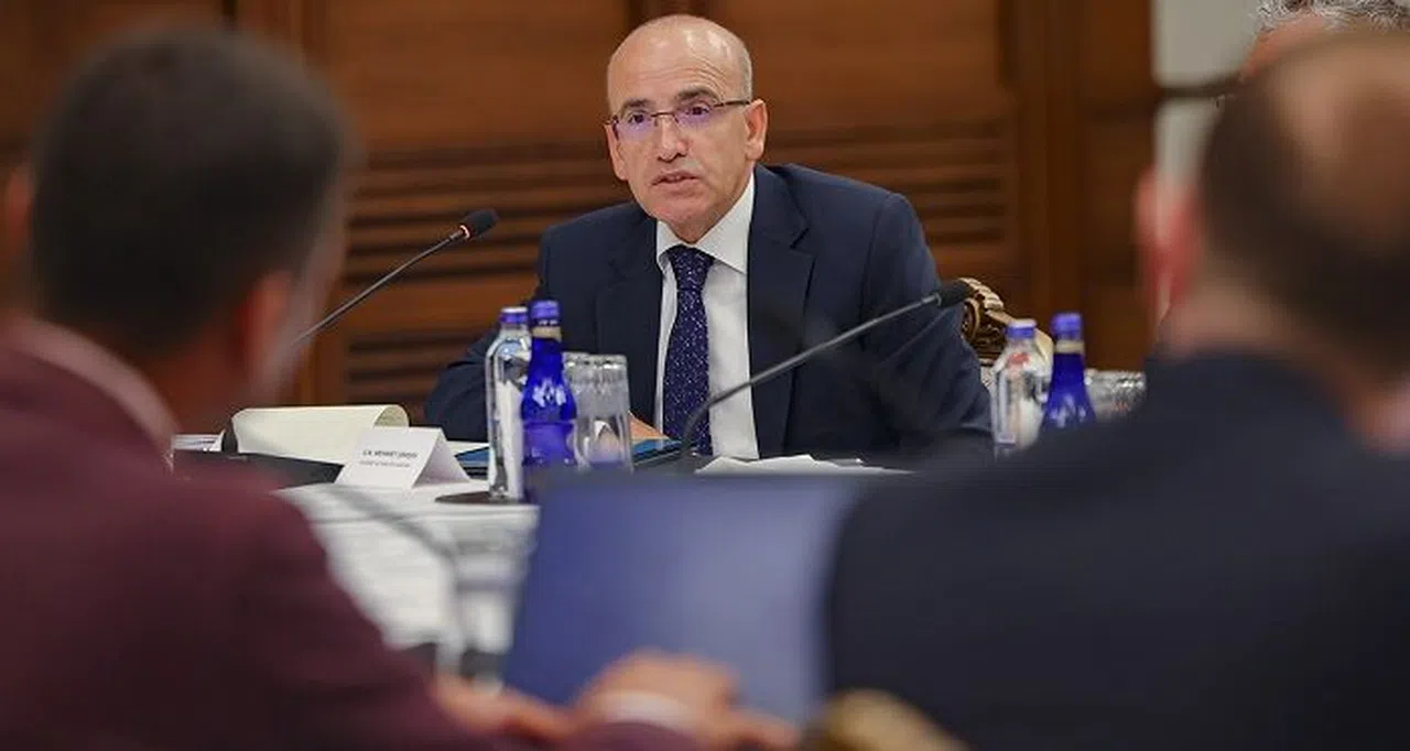 Bakan Şimşek'ten dolar rezervi açıklaması