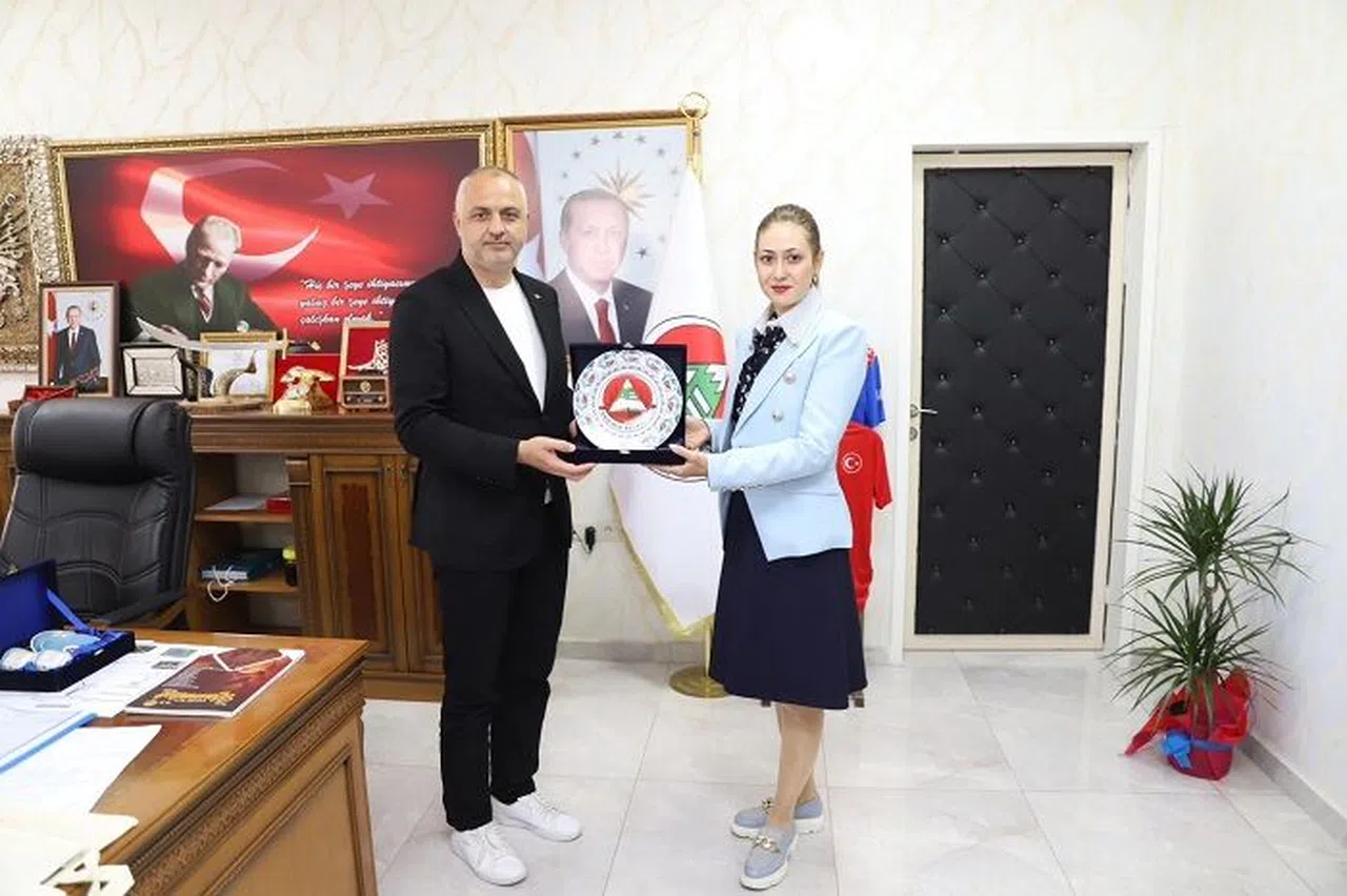 Gökşen, Dora’yı ağırladı