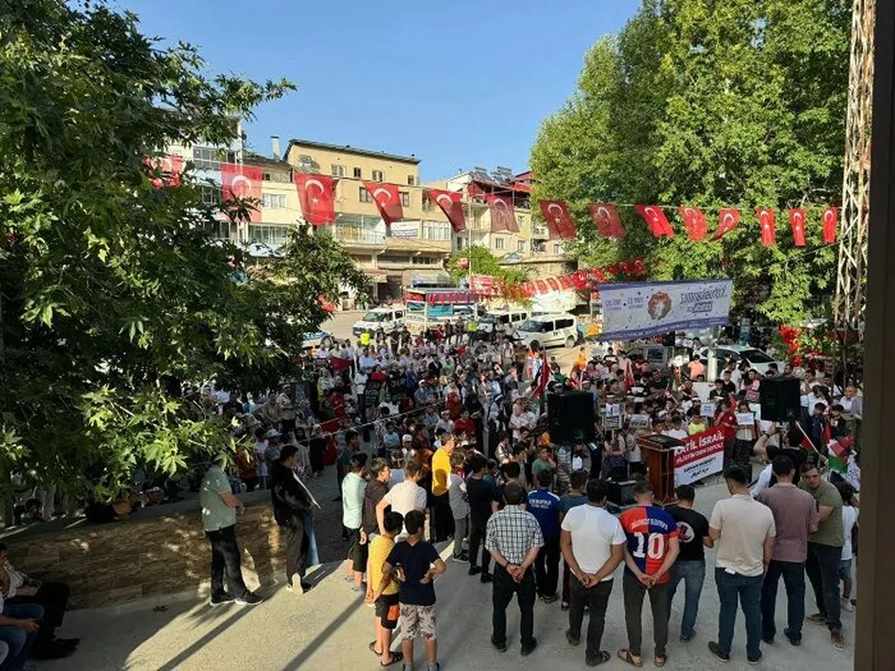 Çağlayancerit halkı Filistin için ayakta