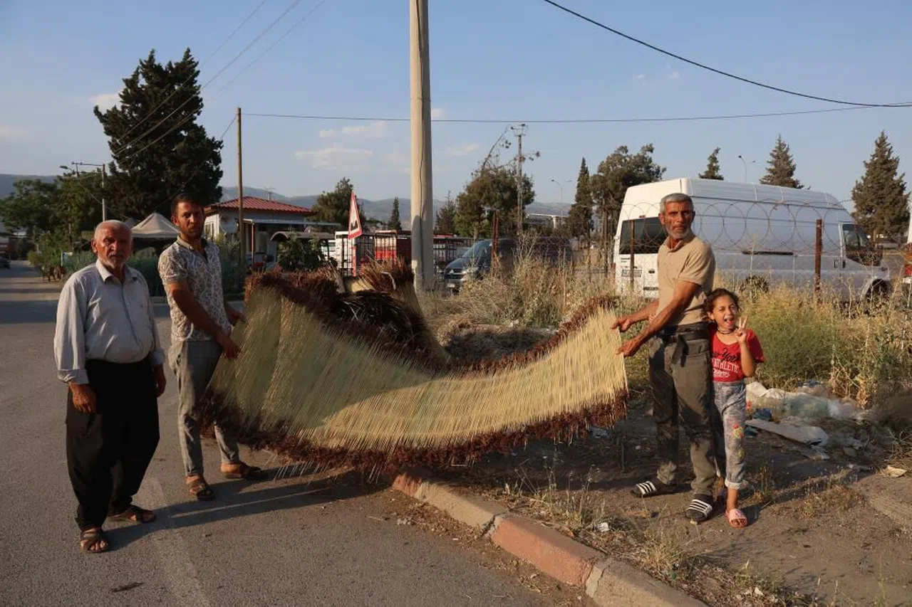 Maraş tarhanasının olmazsa olmazı 'çığ sergisi' böyle yapılıyor