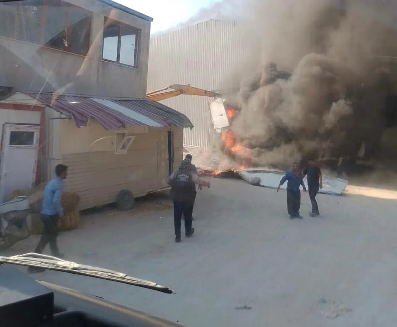 Hatay'da fabrikada çıkan yangın söndürüldü