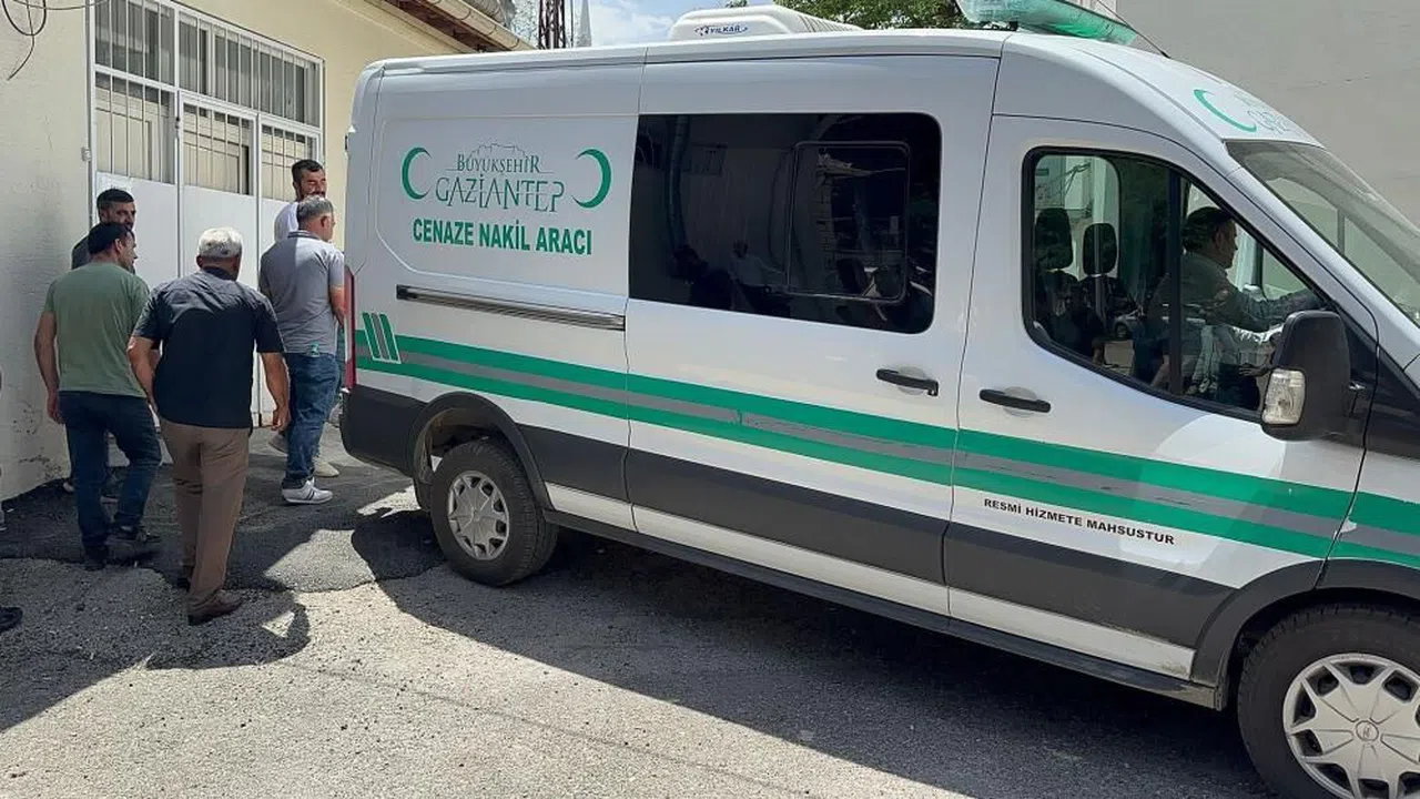 Motosikletin çarptığı sulama işçisi hayatını kaybetti