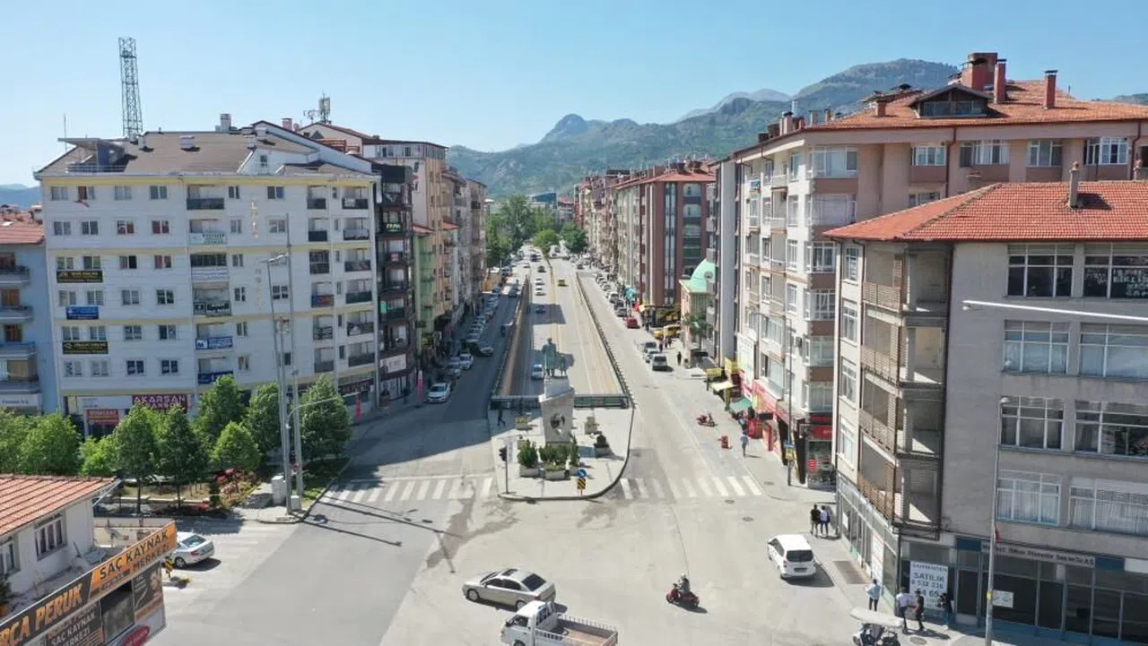 Isparta'da kaldırım ve otopark kararı