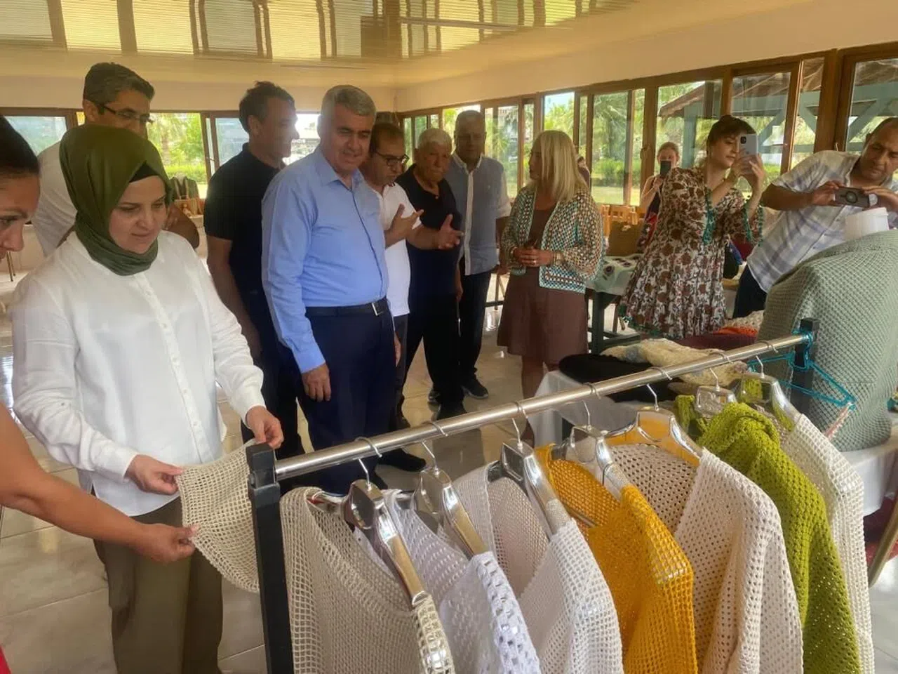 Kadınlar el emeği göz nuru ürünlerini sergiledi