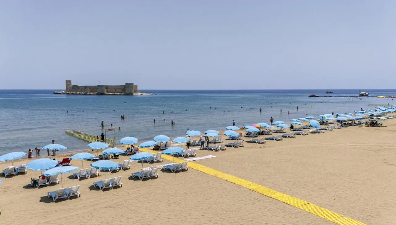 Mersin'de halk plajları yaz sezonuna hazır