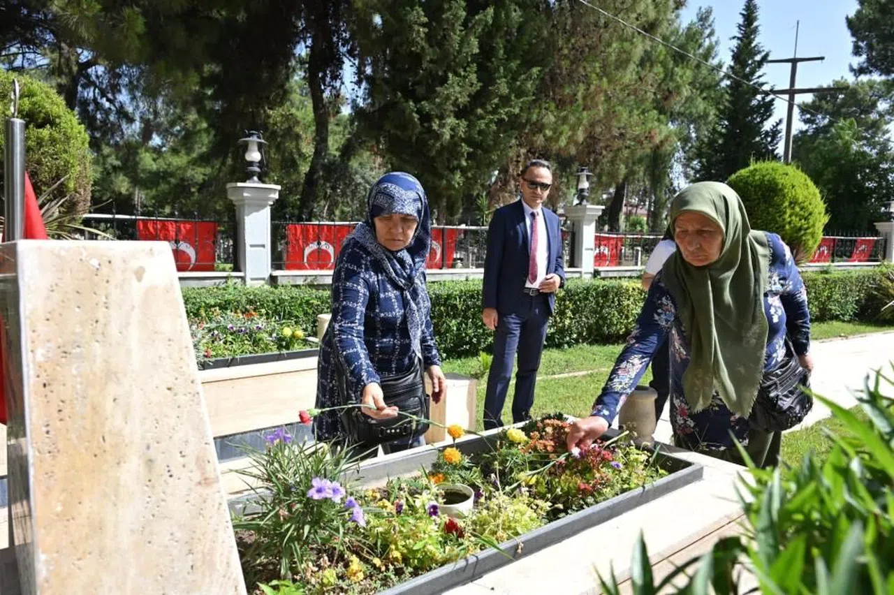 Bayram öncesi şehit aileleri unutulmadı