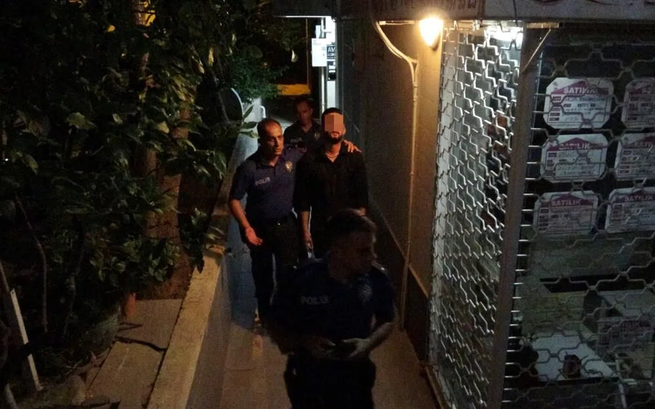 Çatıya çıkıp 2 saat polise ecel teri döktürdü