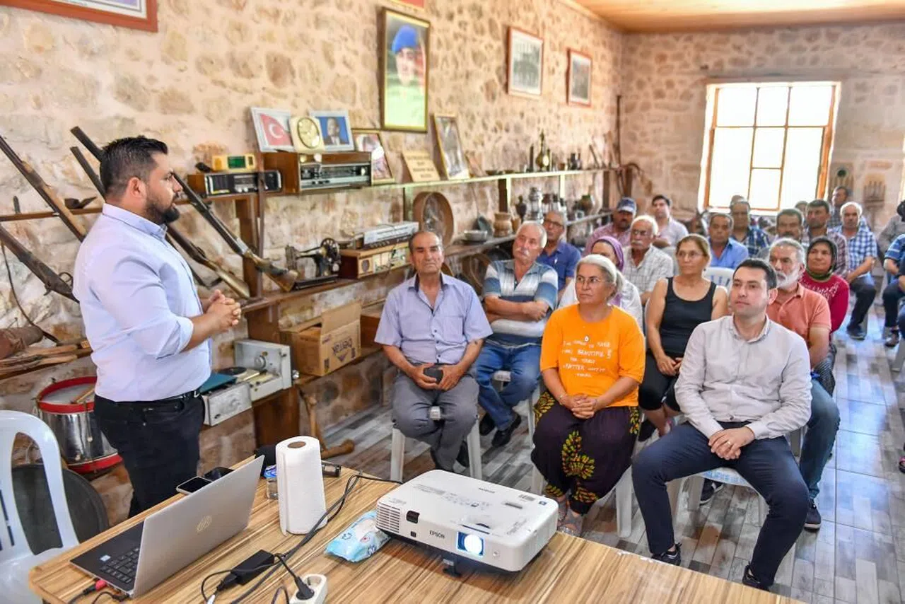 Mersin'de üreticiler bilinçlendiriliyor