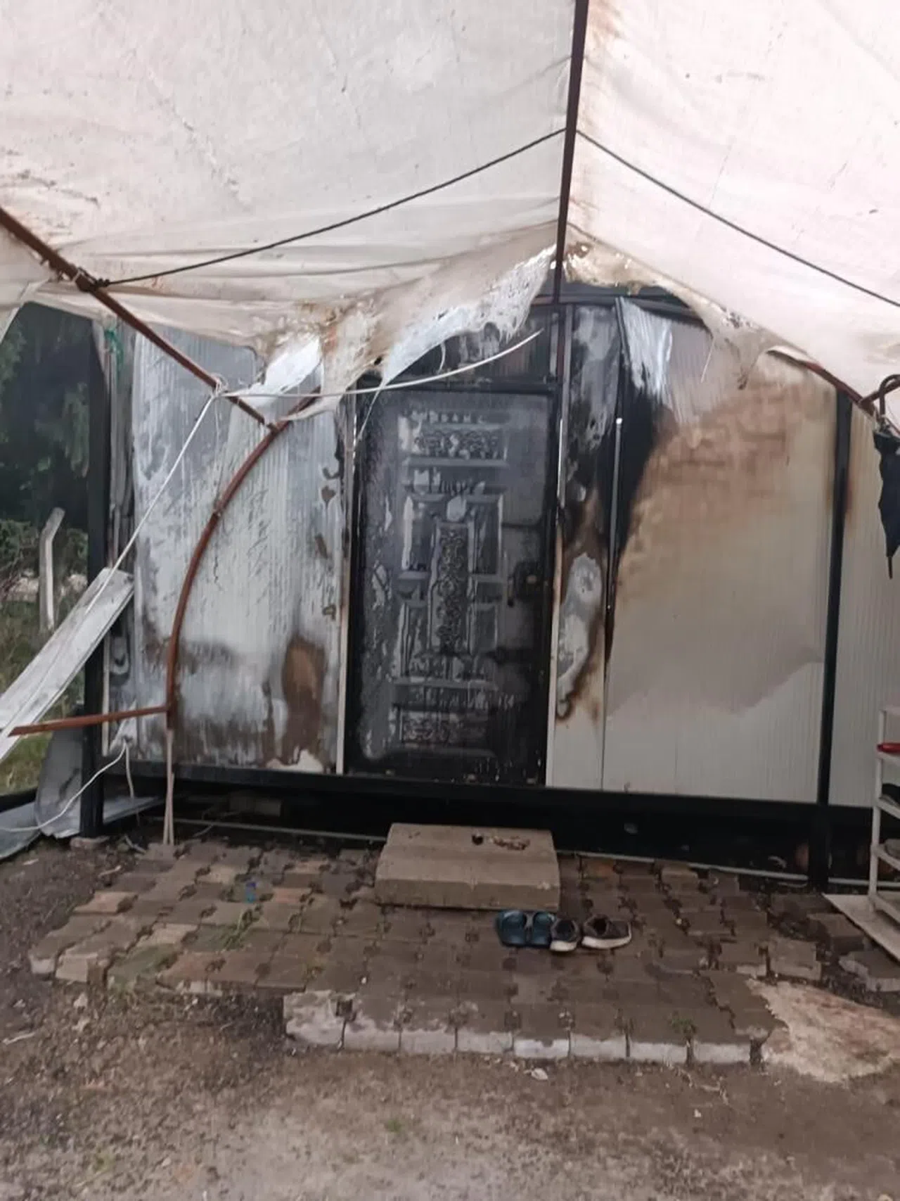 Yanan konteyner kullanılmaz hale geldi
