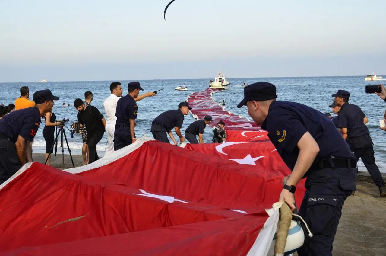 Mersin'de denizde görsel şölen