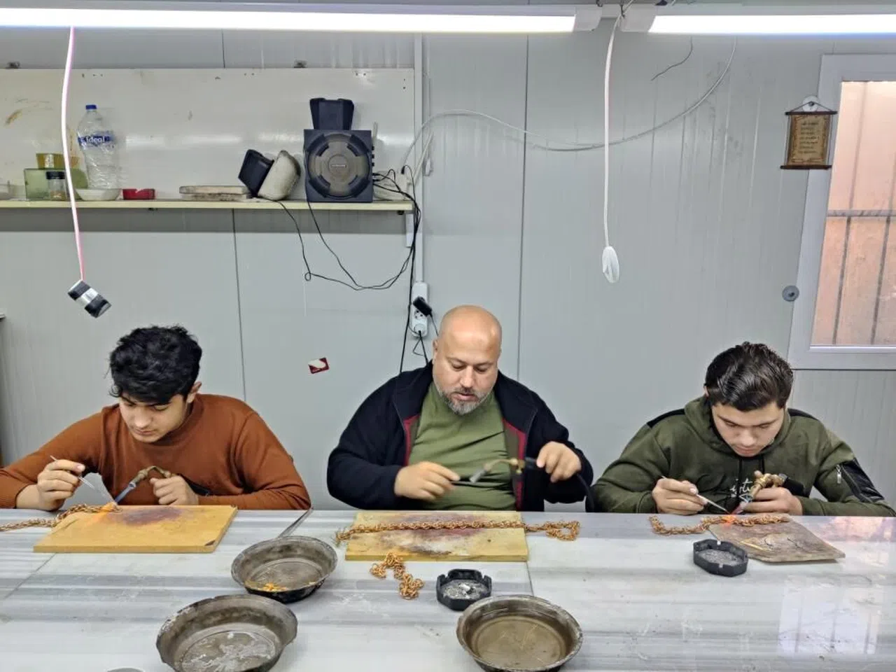 Kahramanmaraş'taki otopark kuyumcu esnafının üretim merkezi oldu