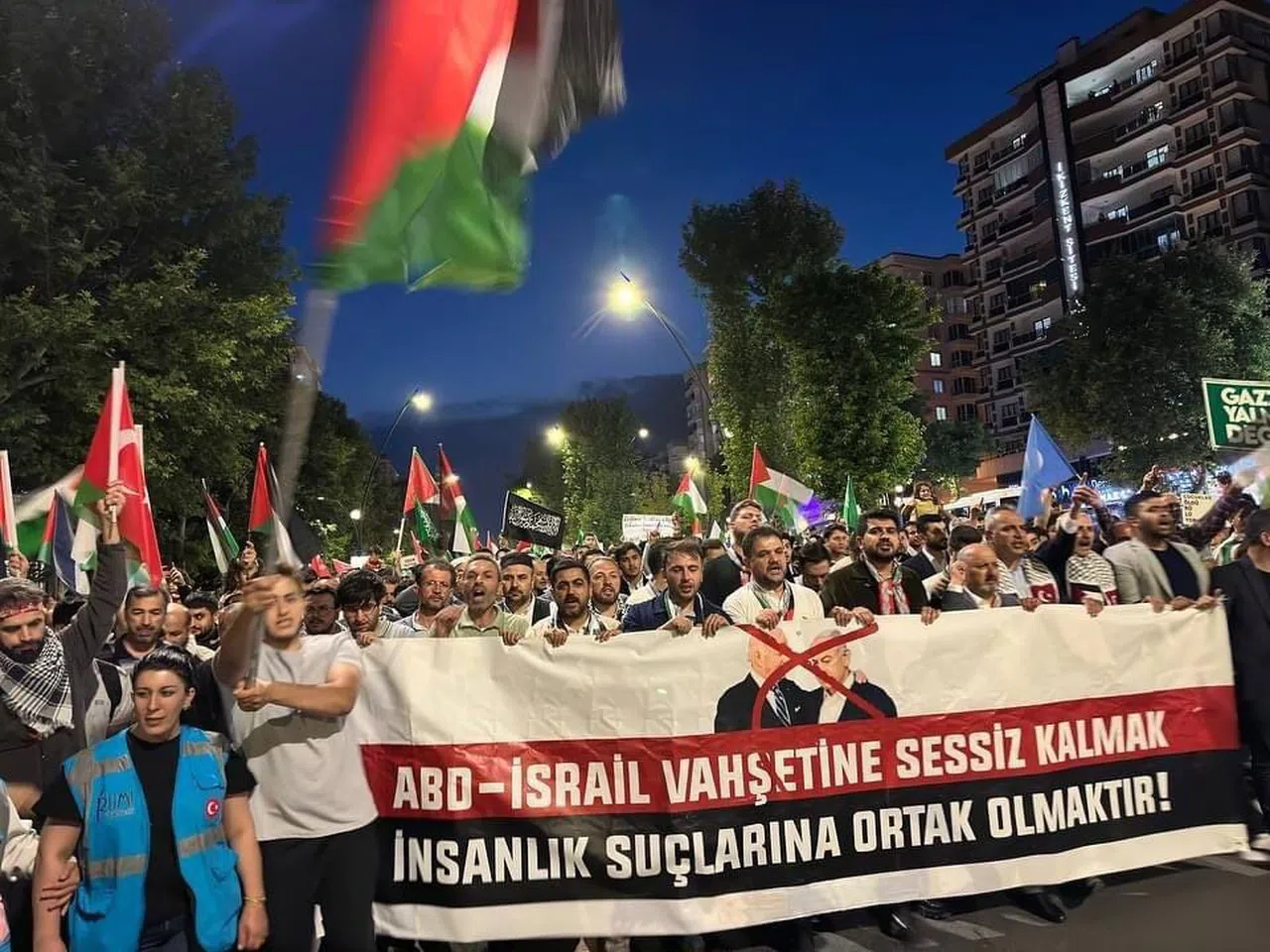 Kahramanmaraş halkı Gazze halkı için sokaklarda