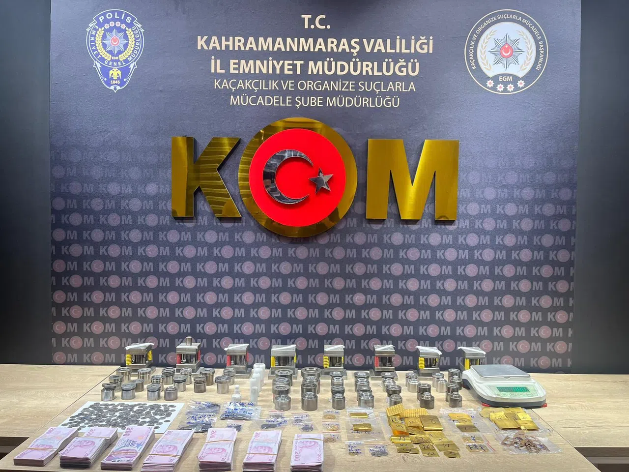 Kaçak Basım Altınlar Yakalandı