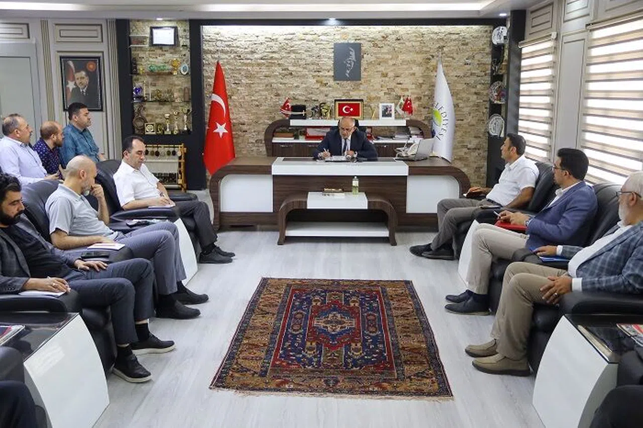 Başkan Öztürk, birim müdürleriyle toplantı yaptı