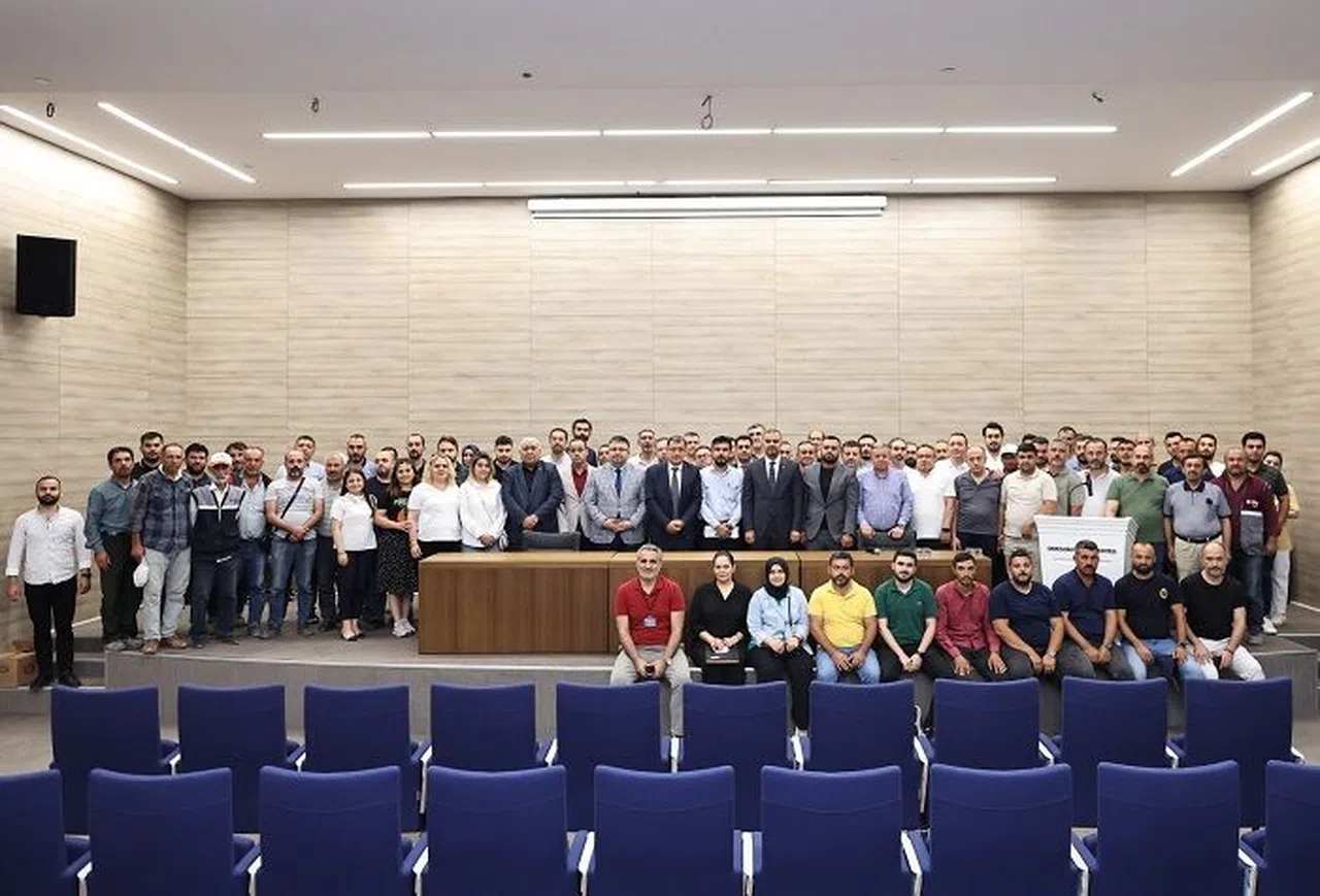 Başkan Toptaş’tan bayram öncesi belediye personeline zam müjdesi