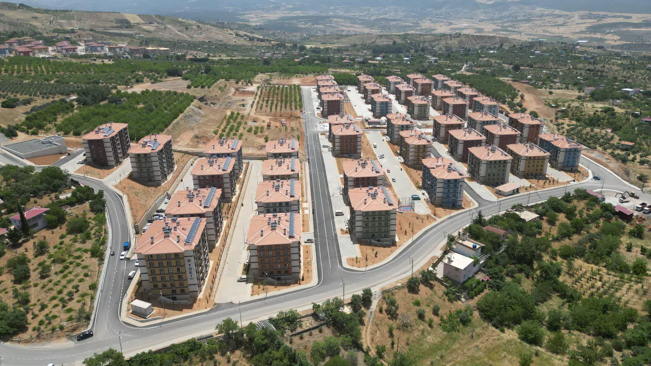 Kahramanmaraş’ta deprem konutunun kurası çekildi