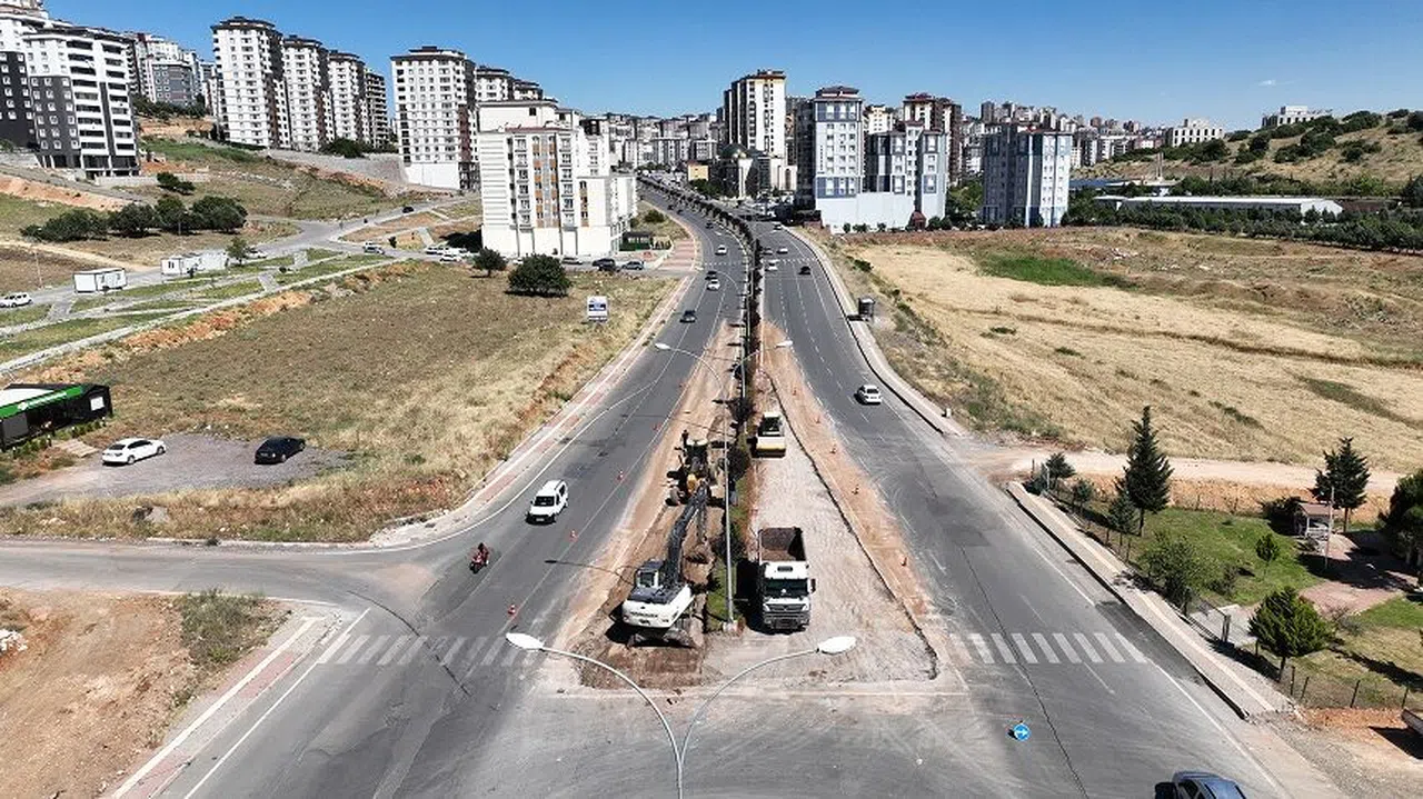 Turgut Özal Bulvarı'nda Trafik Sorunu Akıllı Kavşakla Çözülüyor!