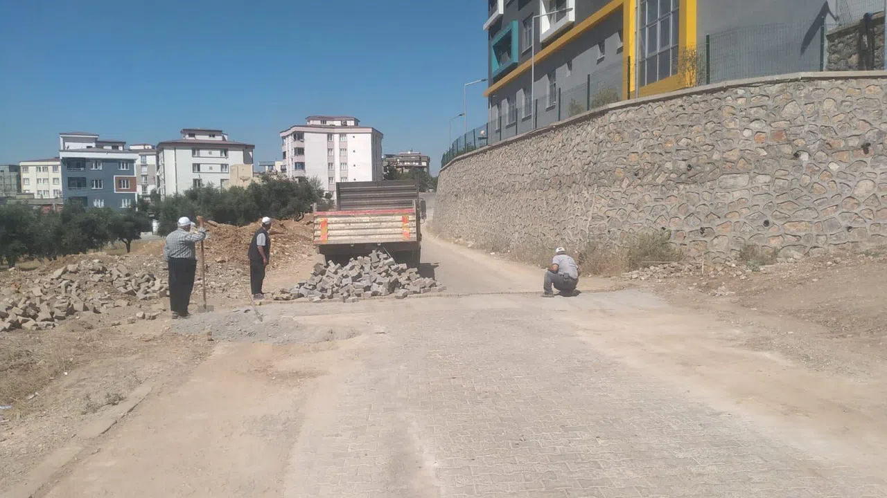 Dulkadiroğlu Belediyesi Ballıca Mahallesi'nde Yol Onarımında
