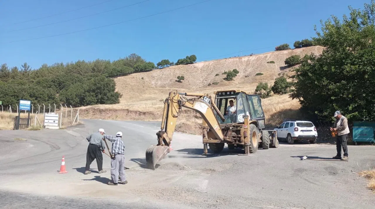 Yusufhacılı Mahallesi’nde Asfalt Çalışmaları Devam Ediyor
