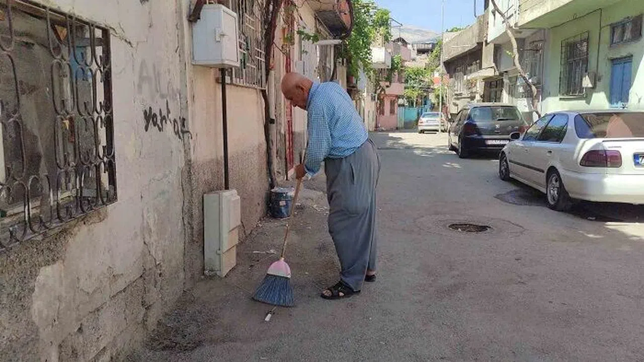 Kahramanmaraş'ta yaşlı adamdan örnek davranış