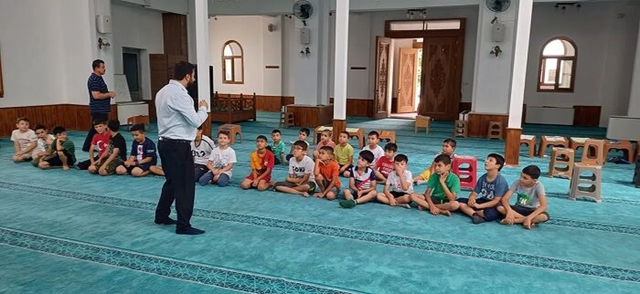 Pazarcık'da Camiler Temmuz'da Çiçek Açtı