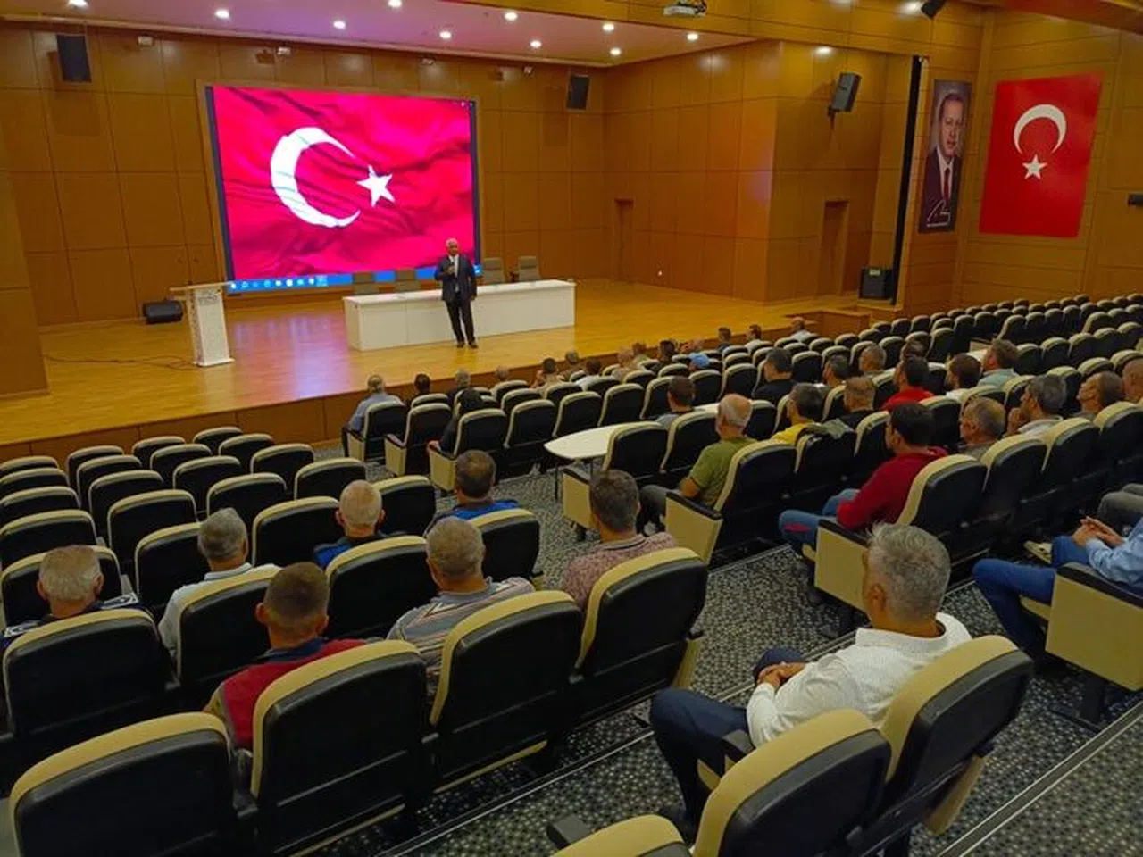 Selim Cüce Tüm Personelle Toplantı Yaptı