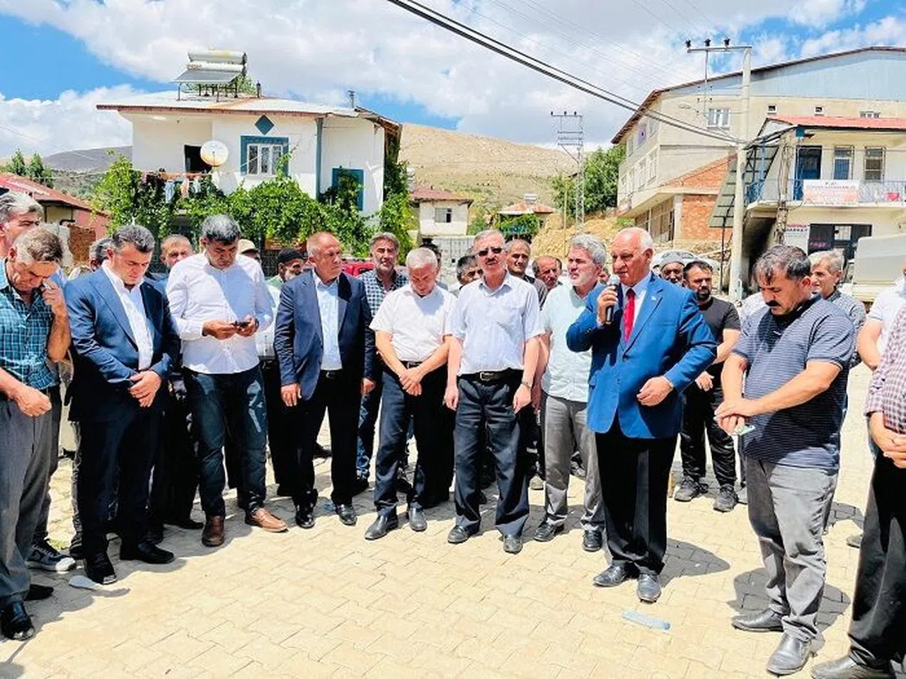 Büyükkızılcık Mahallesine Taziye Evi Müjdesi Verildi