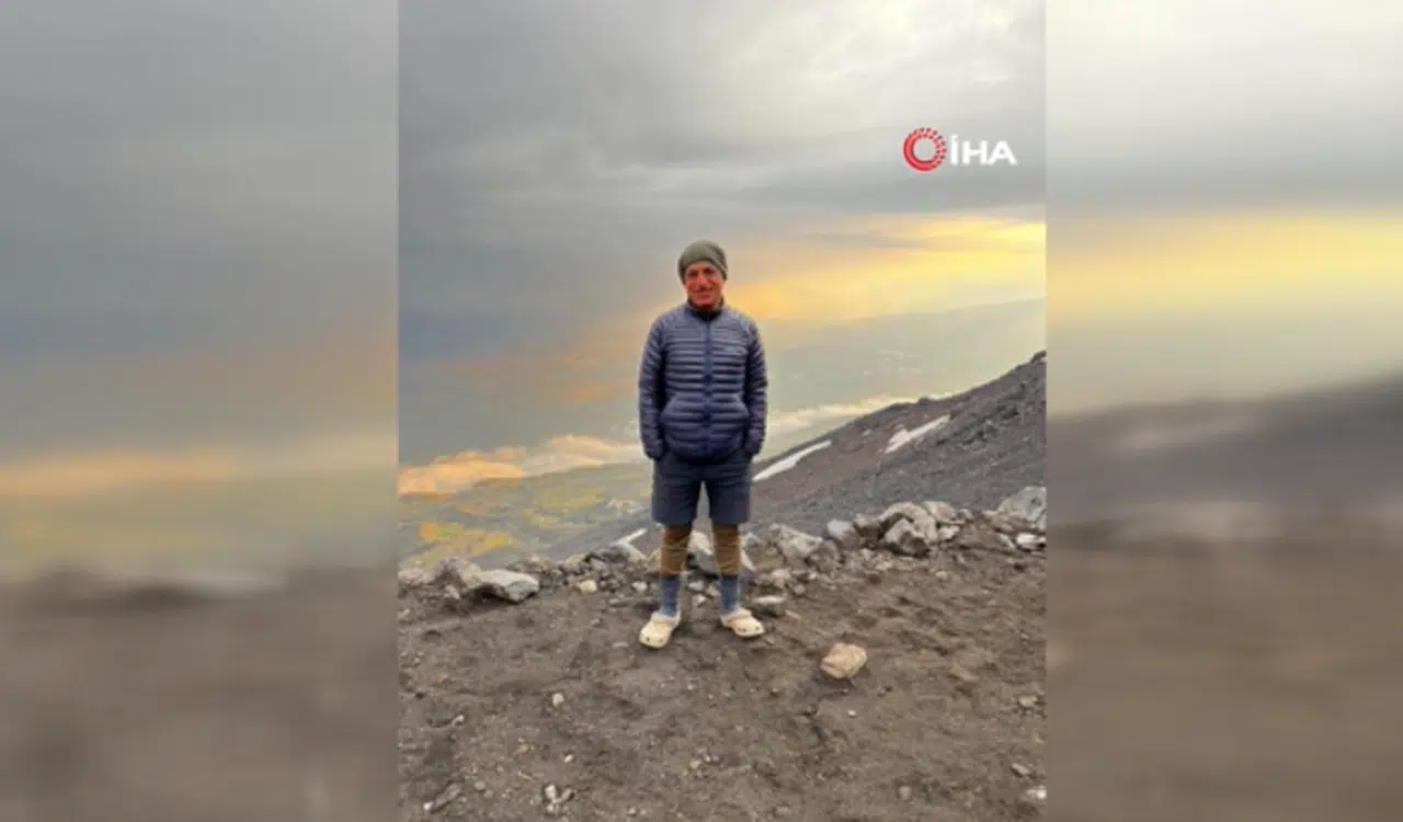 Ağrı Dağı’nda iki dağcı donarak öldü