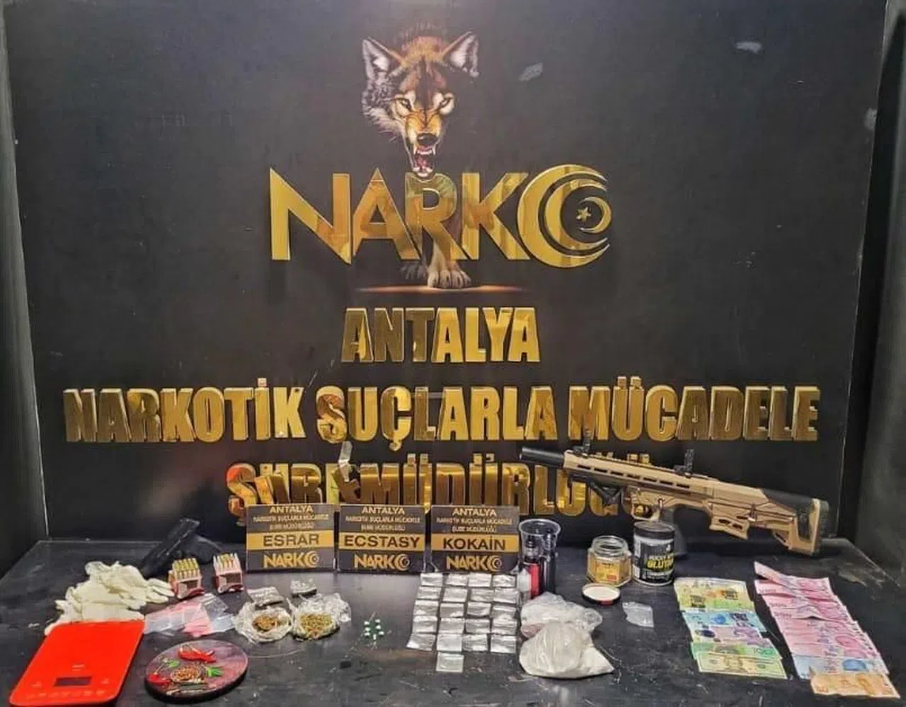 Zehir tacirlerine büyük darbe: Kilolarca uyuşturucu madde ele geçirildi