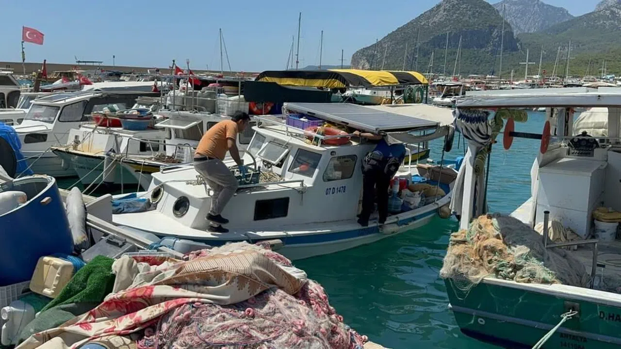 Teknesinde yaşayan adam ölü bulundu