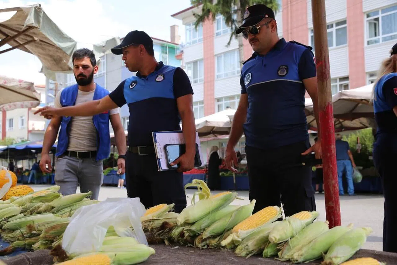 Keçiören’de Zabıta ekipleri pazar denetiminde