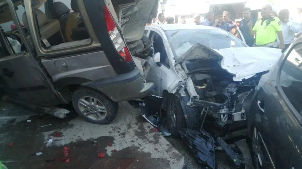 Araçlar birbirine girdi, ortalık savaş alanına döndü