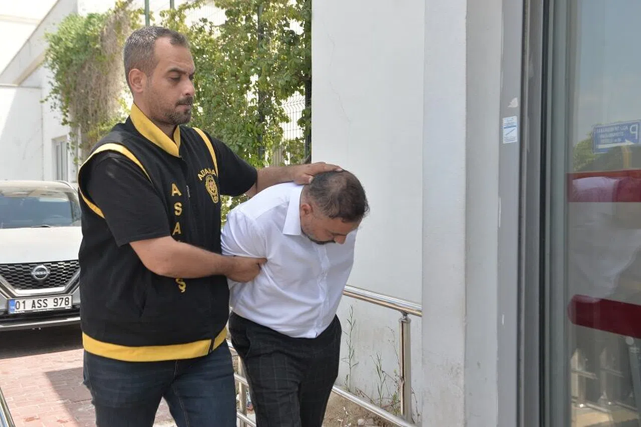 Sahte bakanlık kartı düzenlediler!