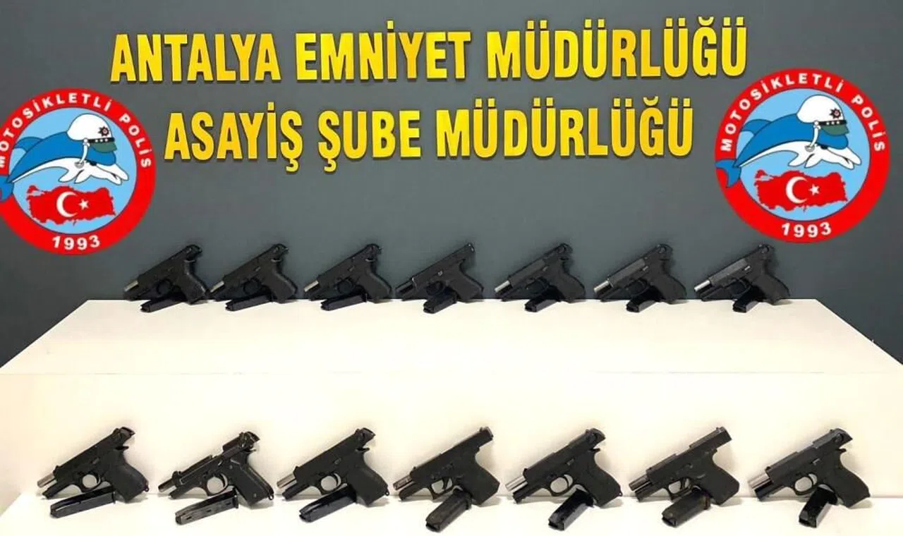Ruhsatsız silah satışına polis engeli: 3 tutuklama