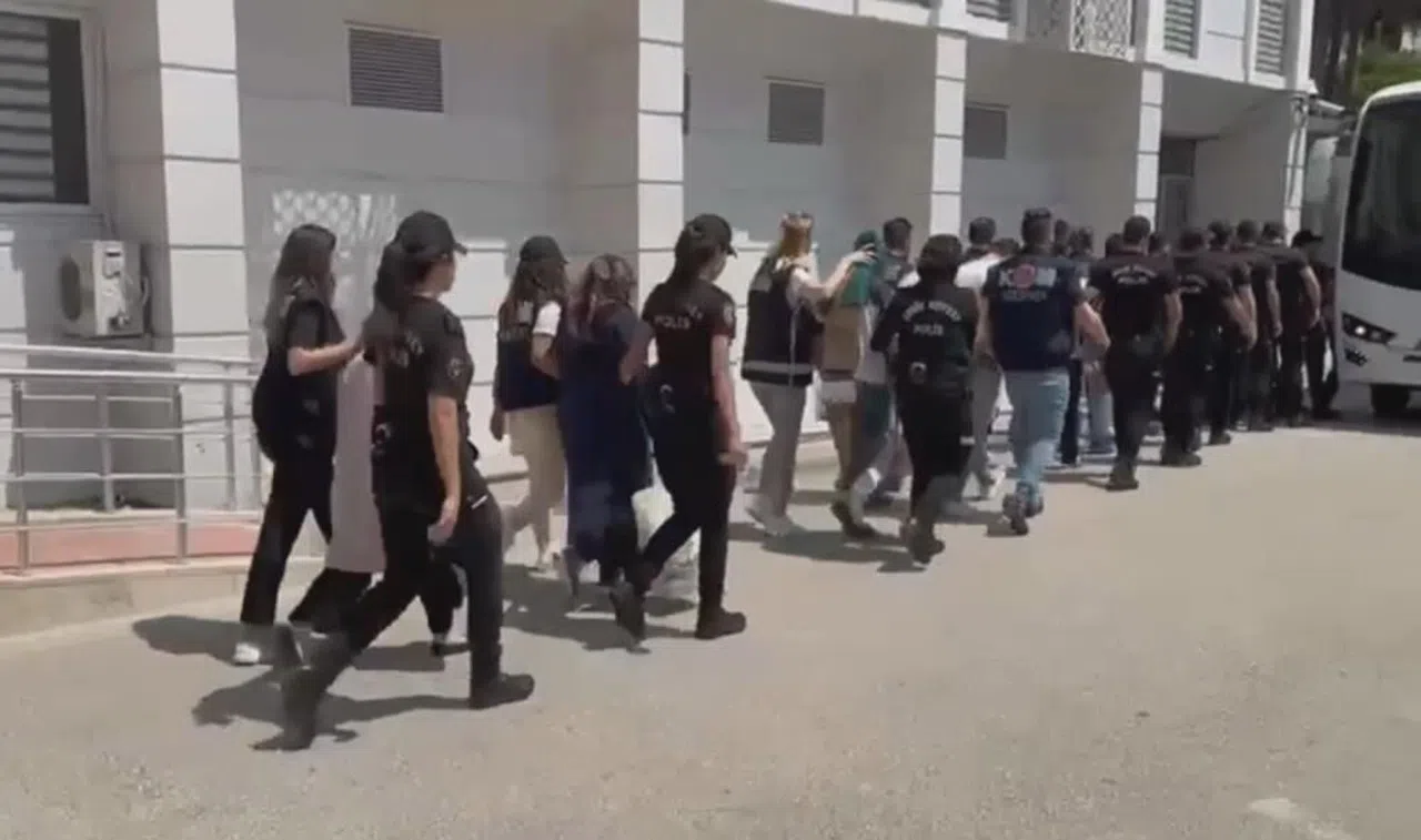 6 ilde FETÖ operasyonu: 12 gözaltı
