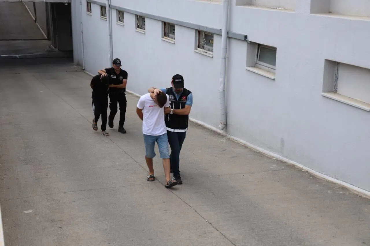 Adana’da 2 torbacı tutuklandı