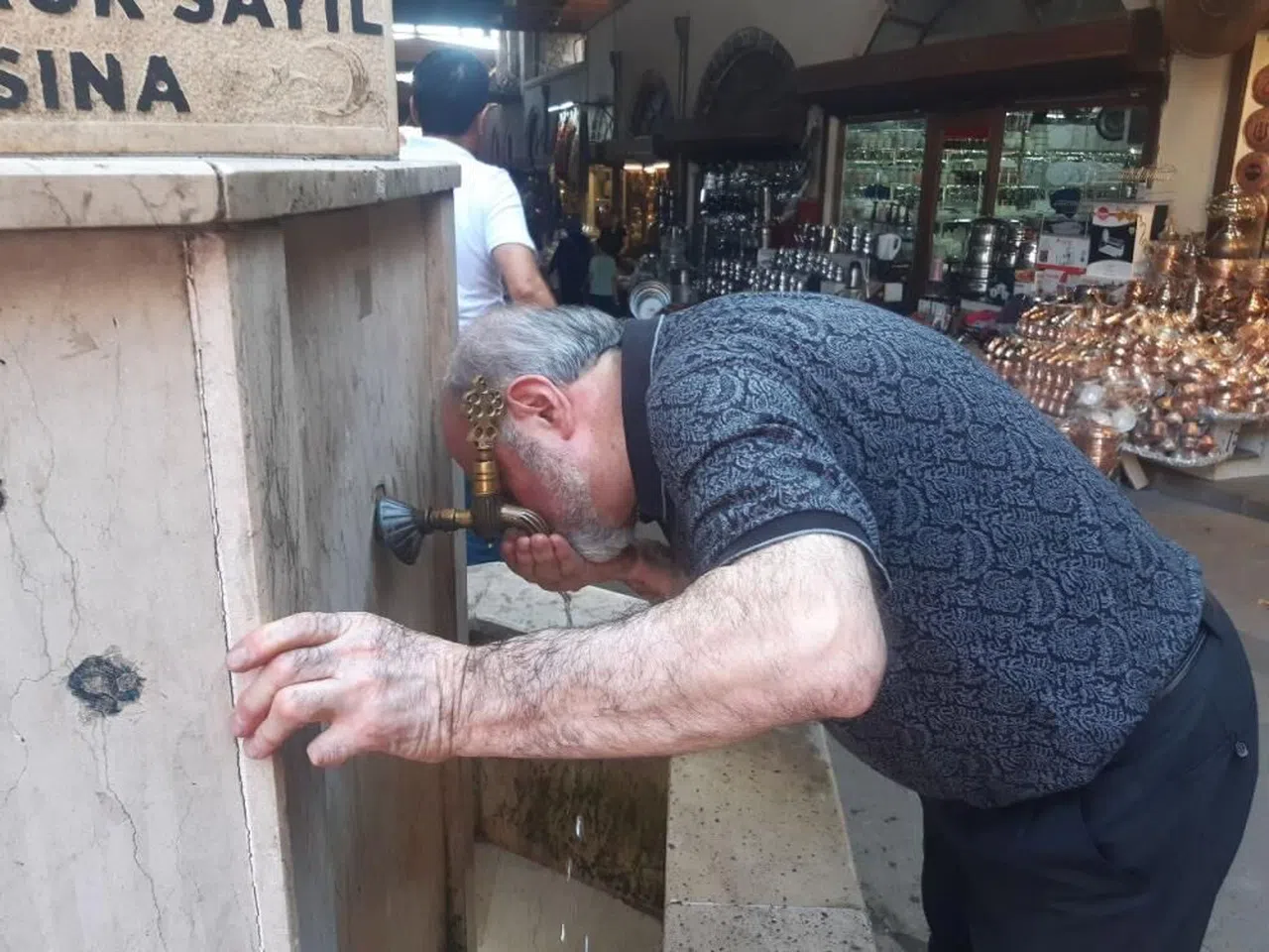 Kahramanmaraş'taa sıcak havada çeşme başlarında serinlik