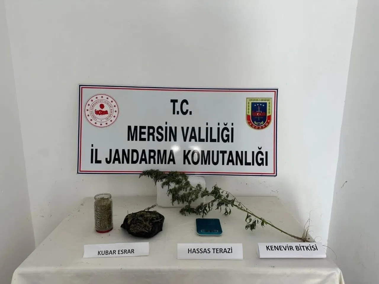 Mersin'de uyuşturucu operasyonu: 3 gözaltı
