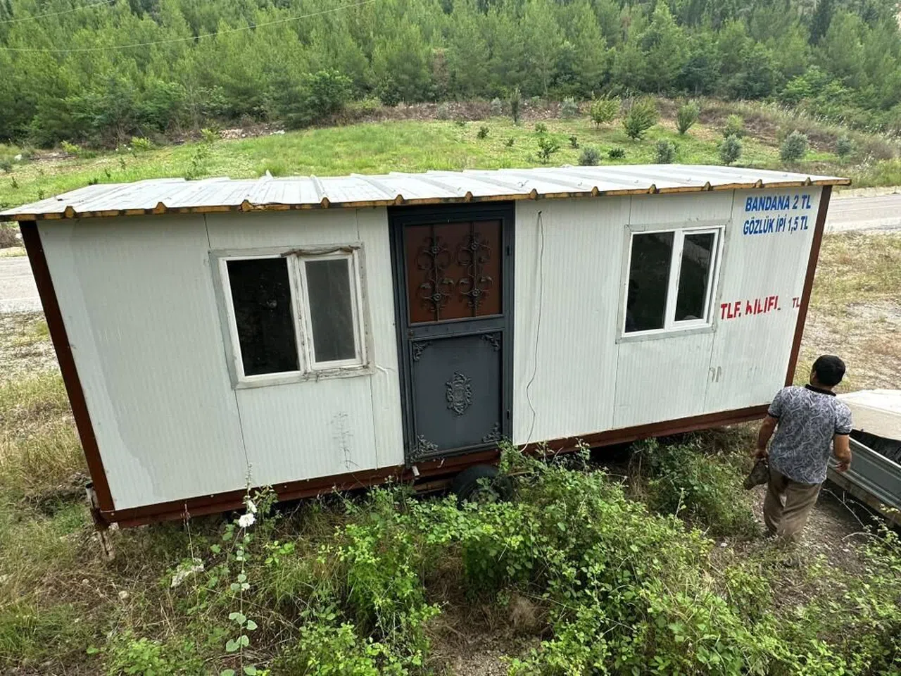 Eşine sürpriz olarak aldığı konteyneri çaldılar