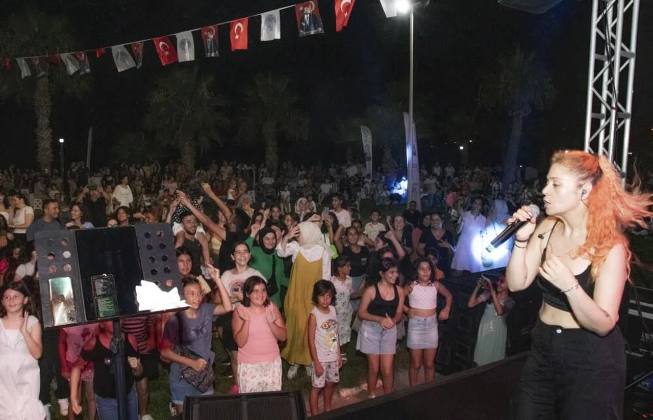 Mersin Aydıncık sahili 'Yaz Dostum' konserleriyle renklendi
