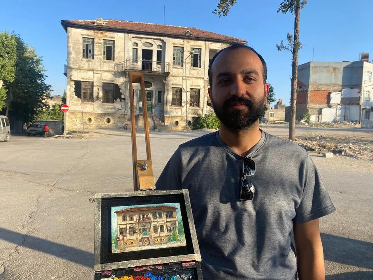 Kahramanmaraş'ta depremde zarar görmüş kültürel varlıkları tuvale yansıtıyor