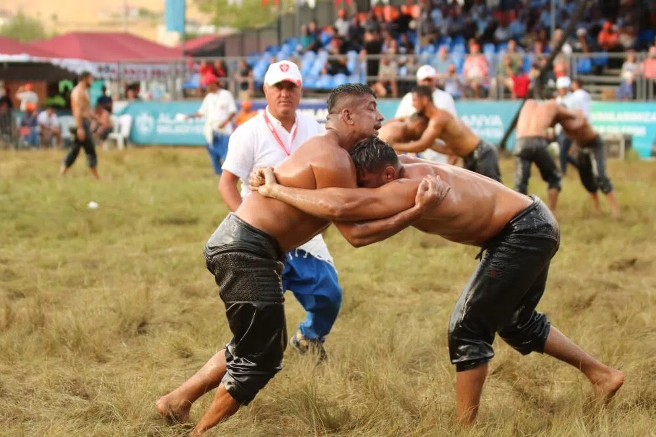 Antalya 'da  Gökbel Yağlı Pehlivan Güreş Festivali için geri sayım başladı