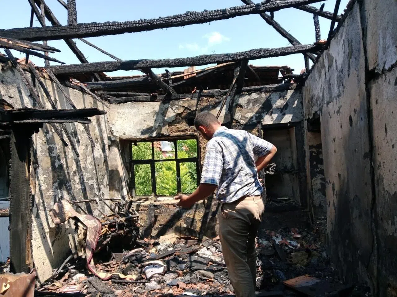 Elektrik kaçağı, evi kullanılamaz hale getirdi