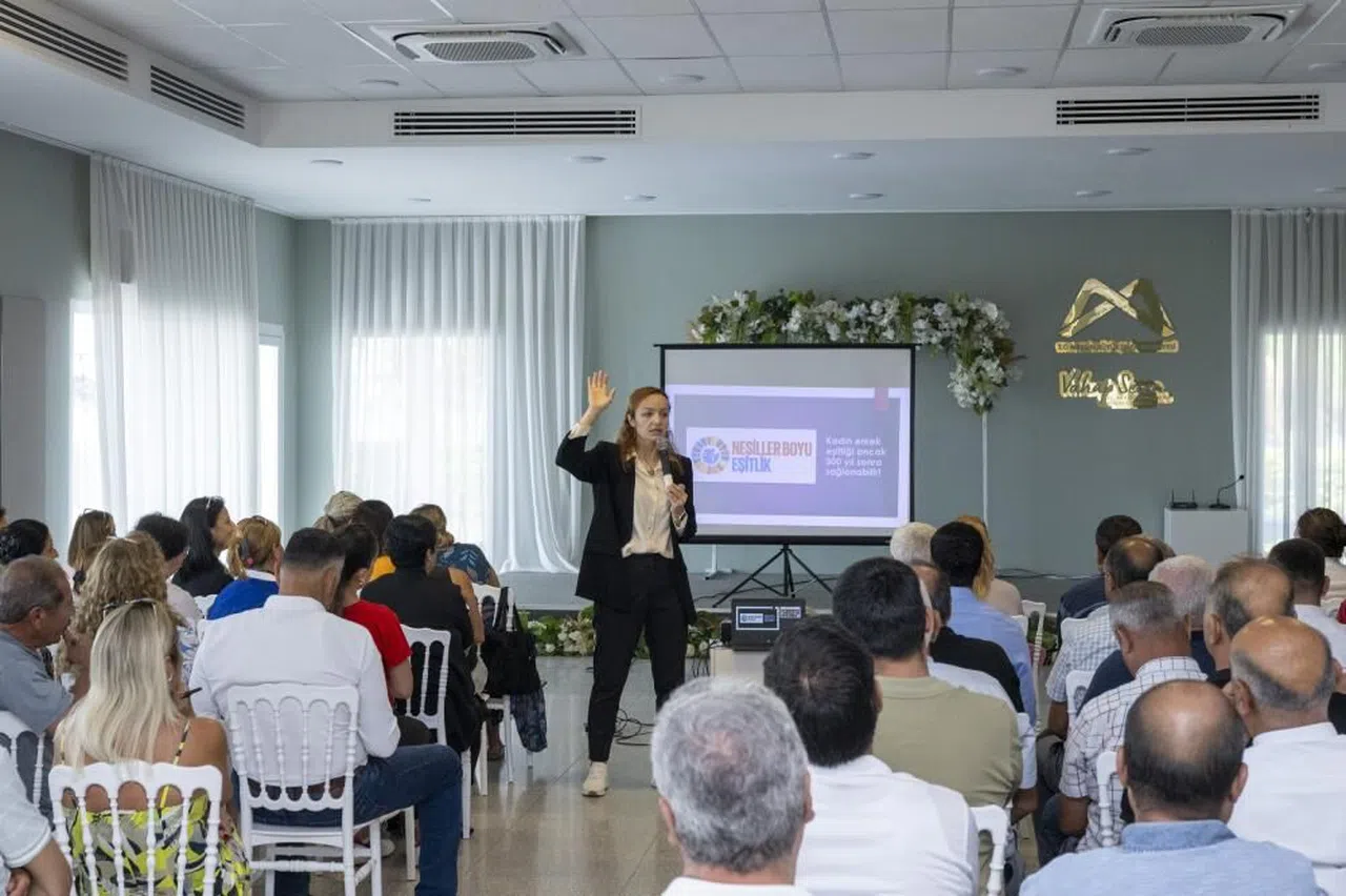 Mersin 'de Muhtarlara 'Kadın-Erkek Eşitliği' semineri verildi