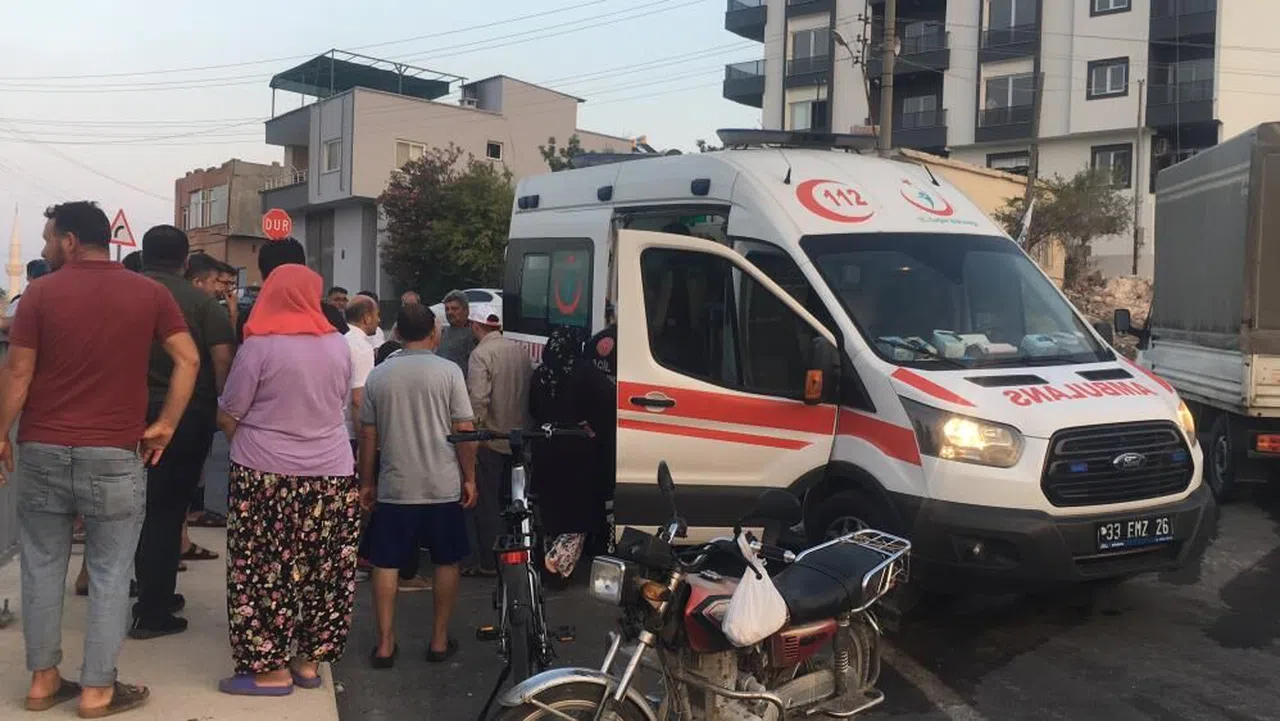 Otomobil ile kamyonet çarpıştı: 2 çocuk yaralandı