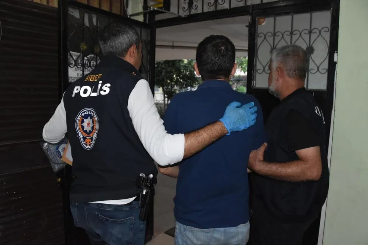 Müstehcen yayın operasyonuma 5 tutuklama