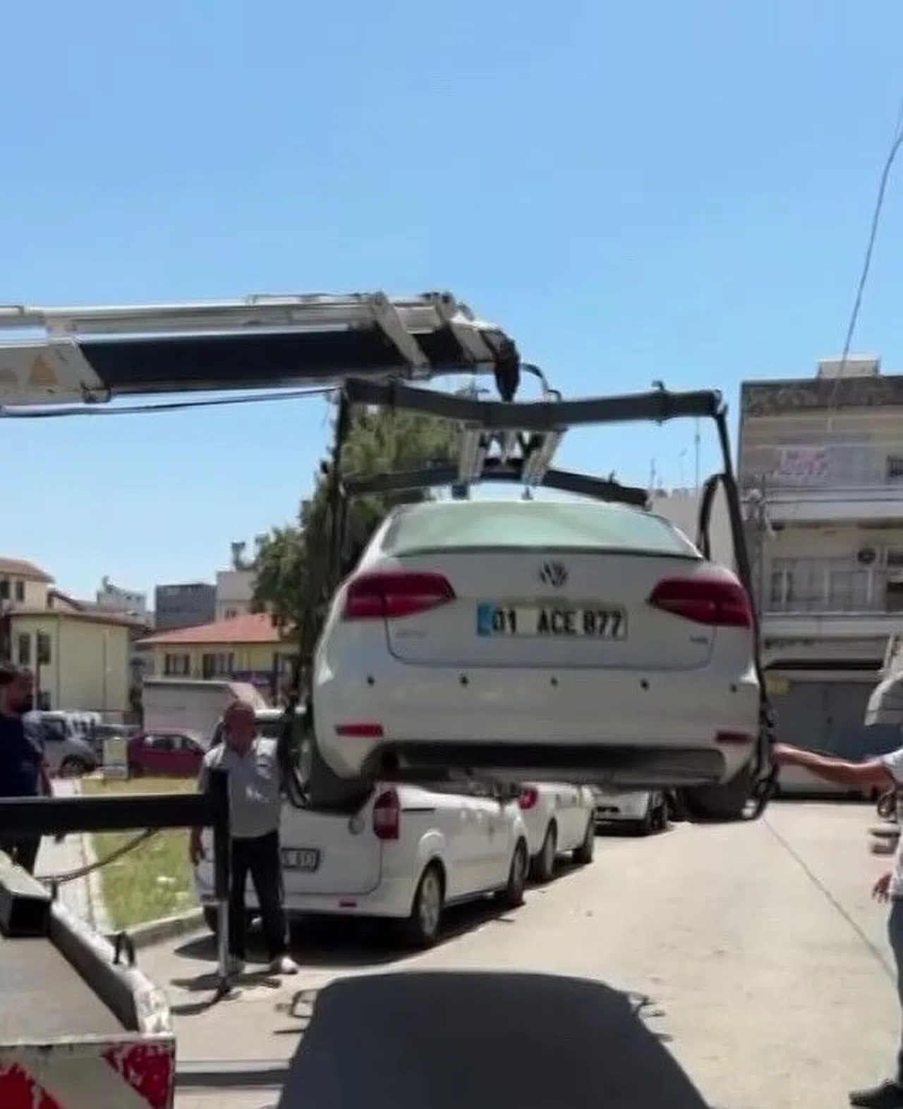 Adana 'da  Hatalı park yapan 225 araca ceza yağmuru